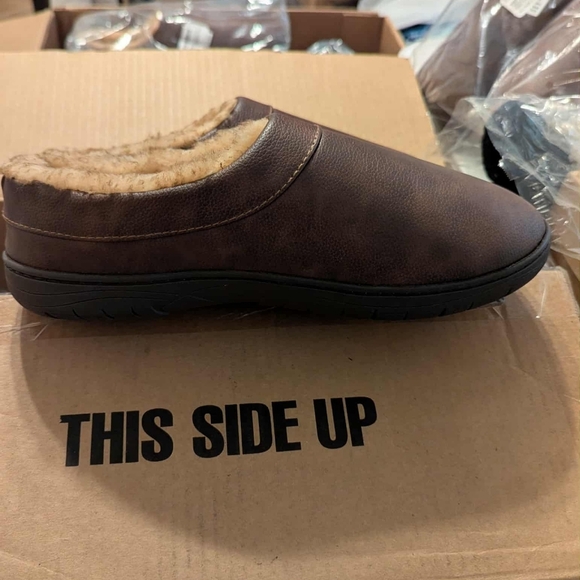 Haggar Memory Foam Men's Slippers/Houseshoes L Brown - Picture 2 of 6